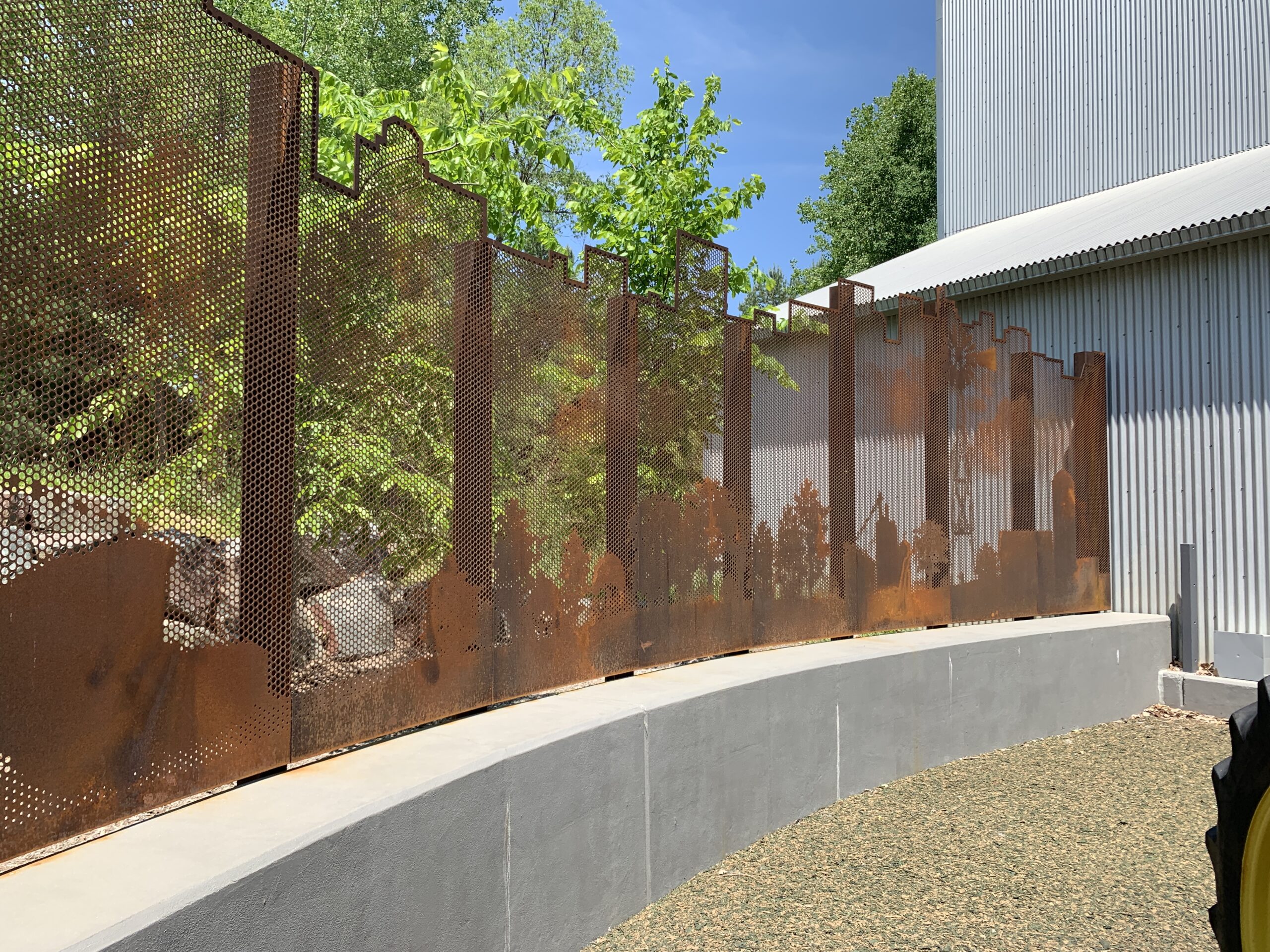You are currently viewing Wait, Rusting Metal is Actually Good? Here’s Why Weathering Steel is a Game-Changer for Architectural Projects