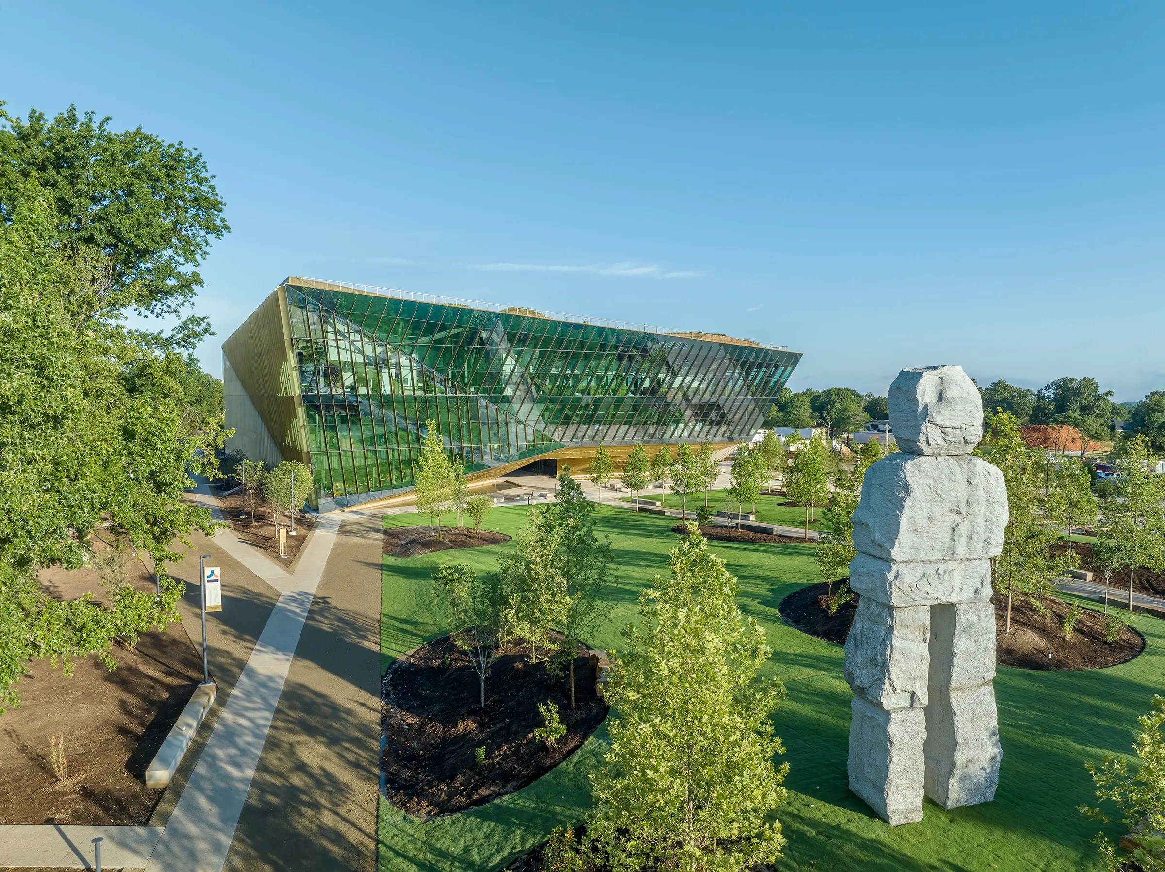 Alice L. Walton School of Medicine exterior